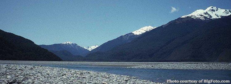 River thru New Zealand Mountains